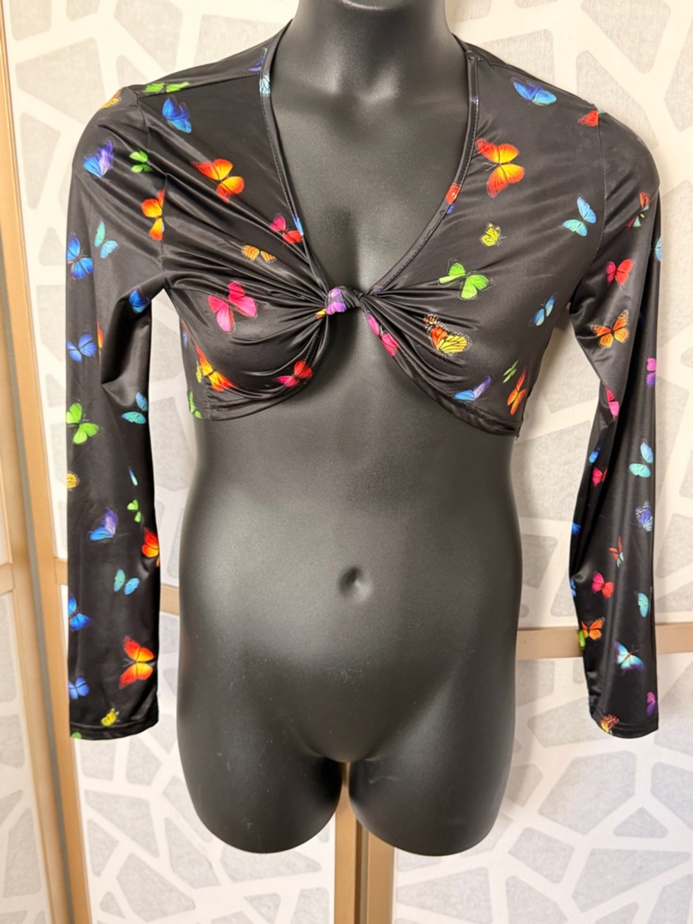 Black Long Sleeve Knot Front Butterfly Crop Top